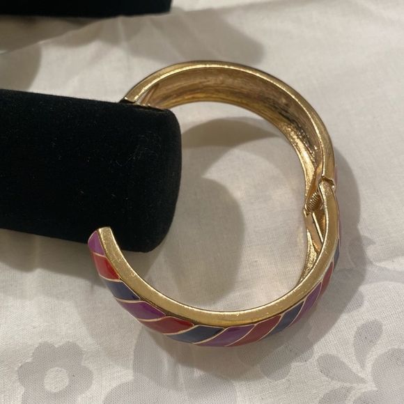 Vintage Gold And Enamel Clamper Bracelet - Picture 4 of 8